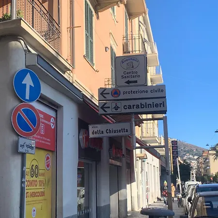 Casa Lux Ampio Monolocale * Алассио
